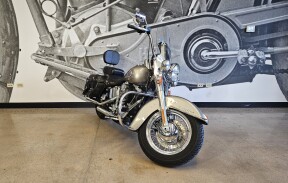 2016 Heritage Softail® Classic FLSTC thumb 1