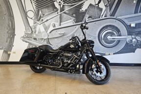 2025 Road King™ Special FLHRXS thumb 3