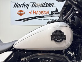 2026 FLHXL Harley-Davidson® Street Glide® White Onyx Pearl BLK Trim thumb 2