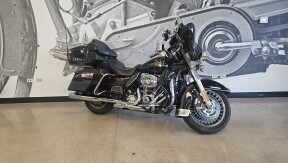 2013 CVO™ Ultra Classic® Electra Glide® 110th Anniversary Edition FLHTCUSE8-ANV thumb 2