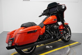 2026 Harley-Davidson® Street Glide® Blood Orange Black Trim thumb 2