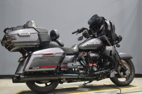 2020 Harley-Davidson® CVO™ Limited FLHTKSE thumb 2