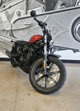2025 Nightster™ RH975 thumb 2