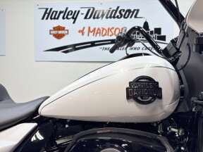 2026 FLTRXL Harley-Davidson® Road Glide Limited White Onyx Pearl Black Trim thumb 2