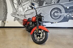 2025 Road King™ Special FLHRXS thumb 2