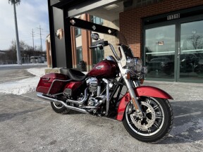2016 Harley-Davidson® Road King® FLHR Velocity Red Sunglo thumb 3