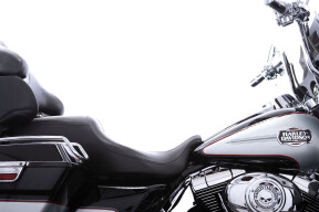2011 Harley-Davidson® Electra Glide® Ultra Classic® Two-Tone Vivid Black/Brilliant Silver Pearl thumb 3