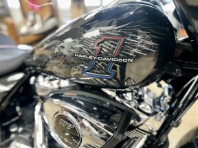 2026 Harley-Davidson® Street Glide® Midnight Ember Chrome Trim thumb 3