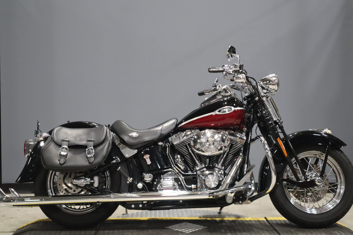 2005 Harley-Davidson® Heritage Springer Classic FLSTSCI