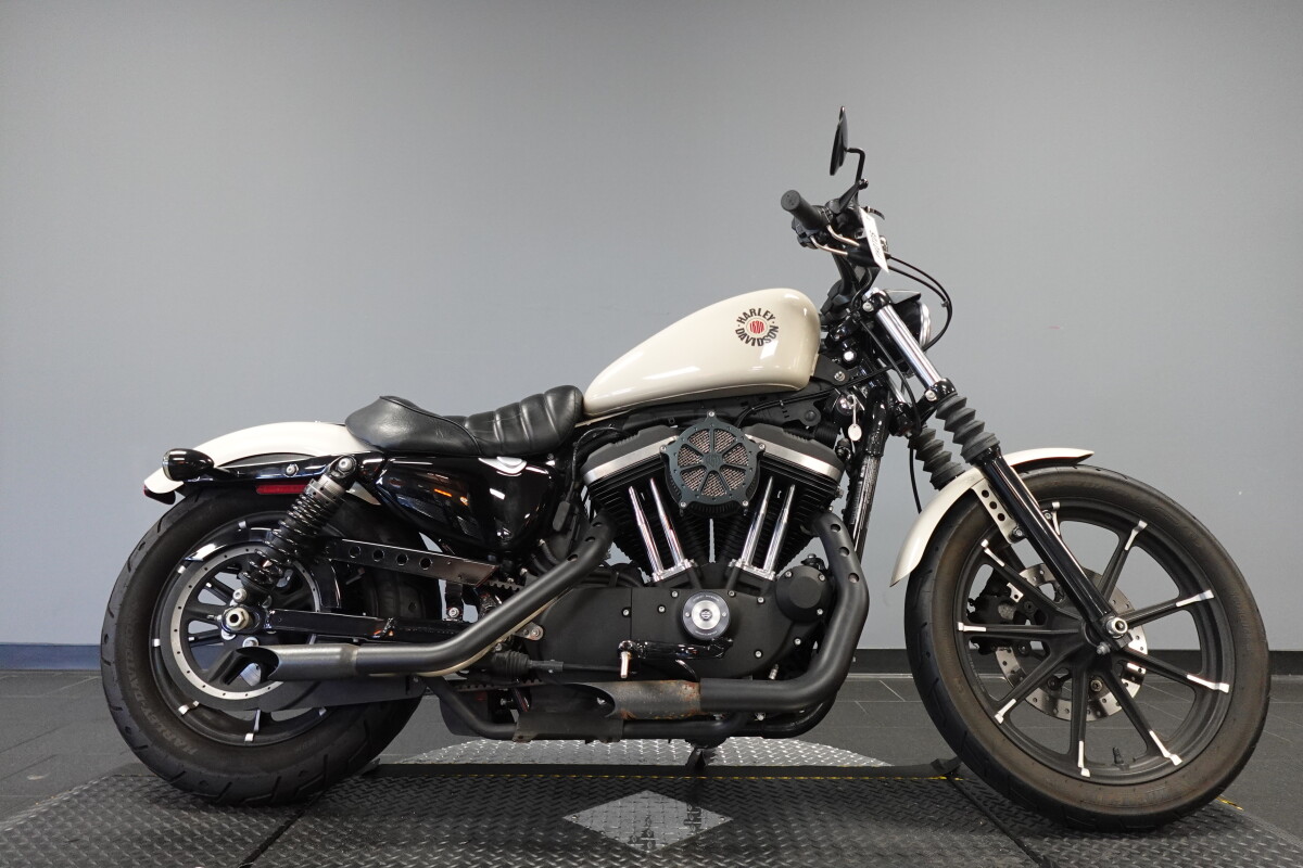 Iron 883™ | Riverside Harley-Davidson®