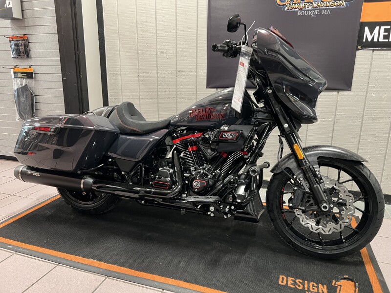 2026 Harley-Davidson® CVO Street Glide ST Inferno Gray