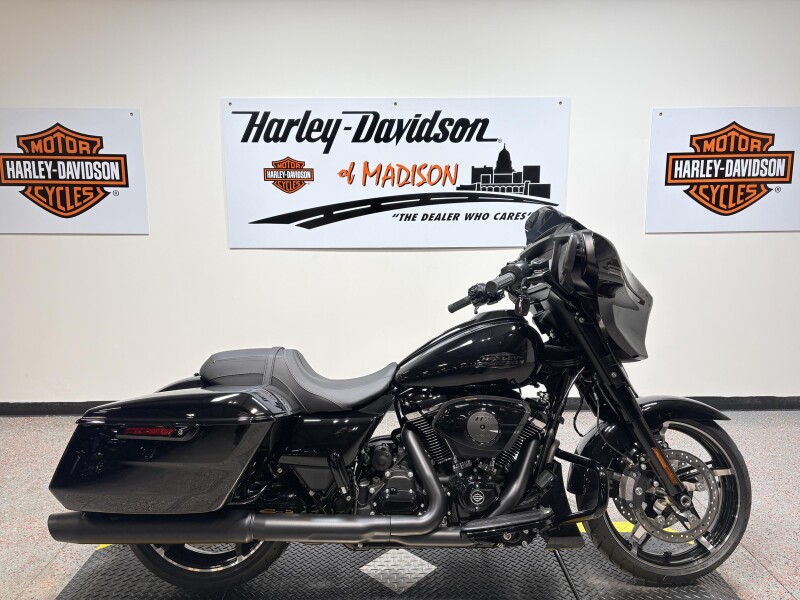 2026 FLHX Harley-Davidson® Street Glide® Vivid Black Black Trim