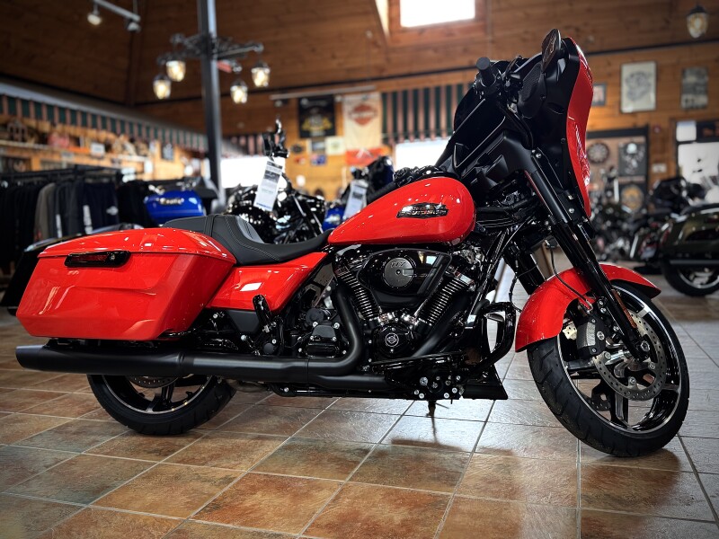 2026 Harley-Davidson® Street Glide® Blood Orange Black Trim