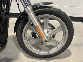 2023 Harley-Davidson® Softail® Standard Vivid Black FXST thumb 2