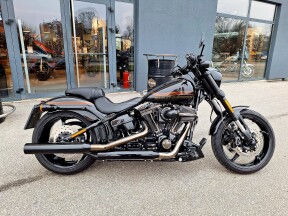 2017 Harley-Davidson® CVO™ Pro Street Breakout® Starfire Black/Starfire Black thumb 3