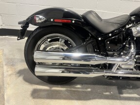2023 Harley-Davidson® Softail® Standard Vivid Black FXST thumb 0