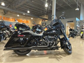 2025 Harley-Davidson® Road King® Special Vivid Black thumb 2