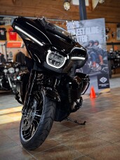 2026 Harley-Davidson® Street Glide Limited Vivid Black Black Trim thumb 2