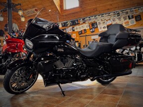2026 Harley-Davidson® Street Glide Limited Vivid Black Black Trim thumb 3