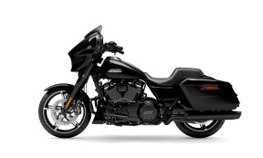 2026 Harley-Davidson® Street Glide™ Vivid Black Black Trim thumb 2