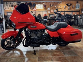 2026 Harley-Davidson® Street Glide® Blood Orange Black Trim thumb 3