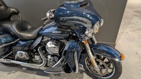 2016 Harley-Davidson® Ultra Limited Custom Colour Cosmic Blue Pearl thumb 3