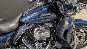 2016 Harley-Davidson® Ultra Limited Custom Colour Cosmic Blue Pearl thumb 2