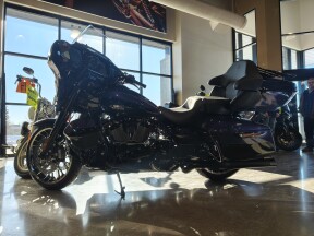 2026 Harley-Davidson® Street Glide Limited Purple Abyss / Vivid Black Chrome Trim thumb 3
