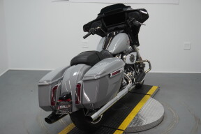 2024 Harley-Davidson® Street Glide® Billiard Gray thumb 1