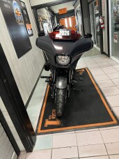 2026 Harley-Davidson® CVO Street Glide ST Inferno Gray thumb 2