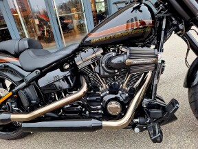 2017 Harley-Davidson® CVO™ Pro Street Breakout® Starfire Black/Starfire Black thumb 0