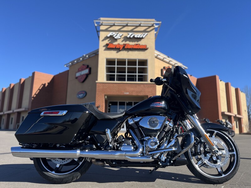 2026 Harley-Davidson® Street Glide® FLHX Vivid Black