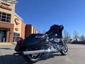 2026 Harley-Davidson® Street Glide® FLHX Vivid Black thumb 2