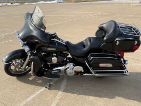 2011 Harley-Davidson® Electra Glide® Ultra Limited Vivid Black thumb 0