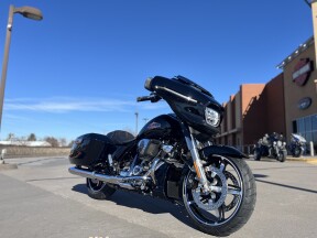 2026 Harley-Davidson® Street Glide® FLHX Vivid Black thumb 3