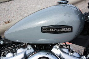 2026 Harley-Davidson® Street Bob® FXBB thumb 1