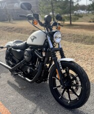 2018 Harley-Davidson® Iron 883™ XL 883N thumb 1