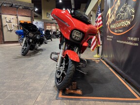2026 Harley-Davidson® Street Glide® Blood Orange Chrome Trim thumb 2