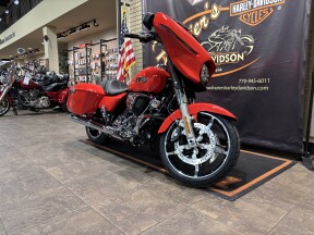 2026 Harley-Davidson® Street Glide® Blood Orange Chrome Trim thumb 3