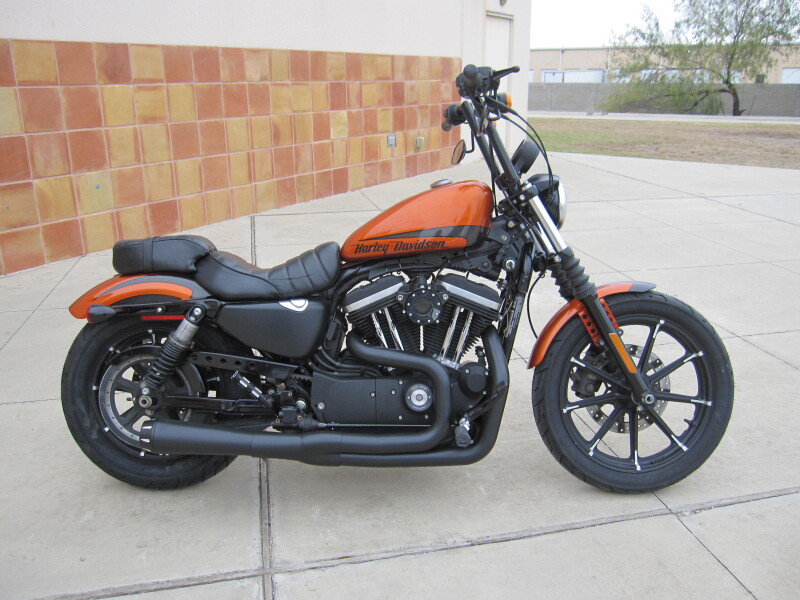 2020 Harley-Davidson® Iron 883™ SRCHORG/SLVFLUX W/PINSTRIPE