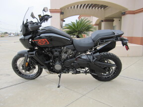 2026 Harley-Davidson® Pan America® 1250 Special Vivid Black Black Laced Wheels thumb 2