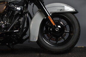 2025 Harley-Davidson® Heritage Classic FLHC thumb 1