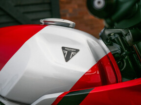 2026 Triumph Thruxton 400 thumb 0