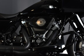 2024 Harley-Davidson® Road Glide® Limited FLTRK thumb 2