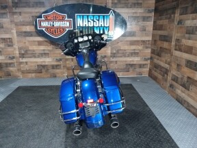 2017 Harley-Davidson® Street Glide® Special Superior Blue thumb 2