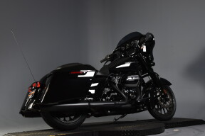 2018 Harley-Davidson® Street Glide® Special FLHXS thumb 2