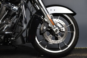 2022 Harley-Davidson® Street Glide® FLHX thumb 1