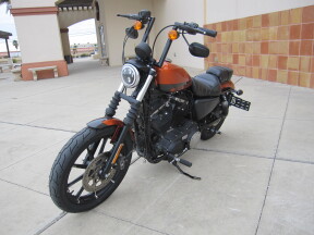 2020 Harley-Davidson® Iron 883™ SRCHORG/SLVFLUX W/PINSTRIPE thumb 0