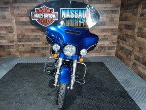 2017 Harley-Davidson® Street Glide® Special Superior Blue thumb 3