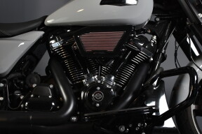 2025 Harley-Davidson® Street Glide® FLHX thumb 2